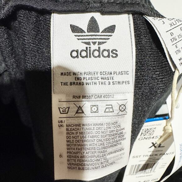 Adidas Youth XL Black Three Stripe Track Pants New Pull On - Picture 4 of 6